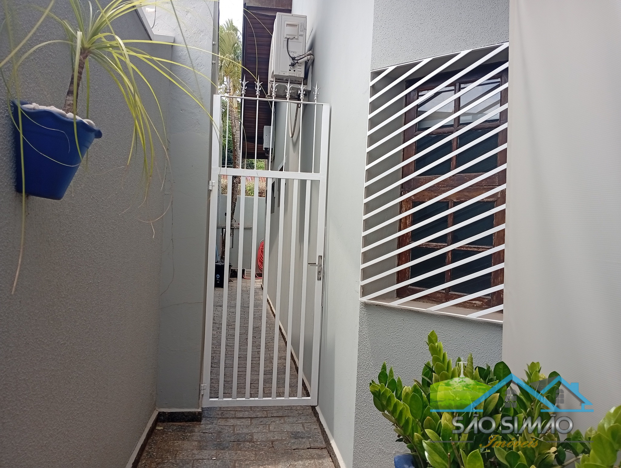 Casa a venda em São Simão SP, com piscina e fino acabamento