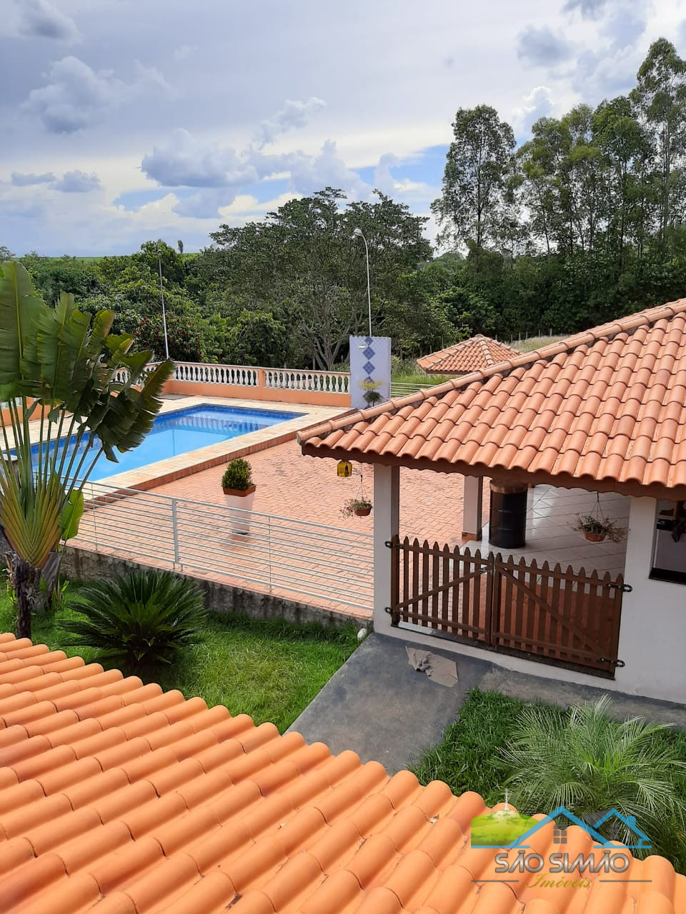 Sítio cinematográfico a venda em Tambaú SP
